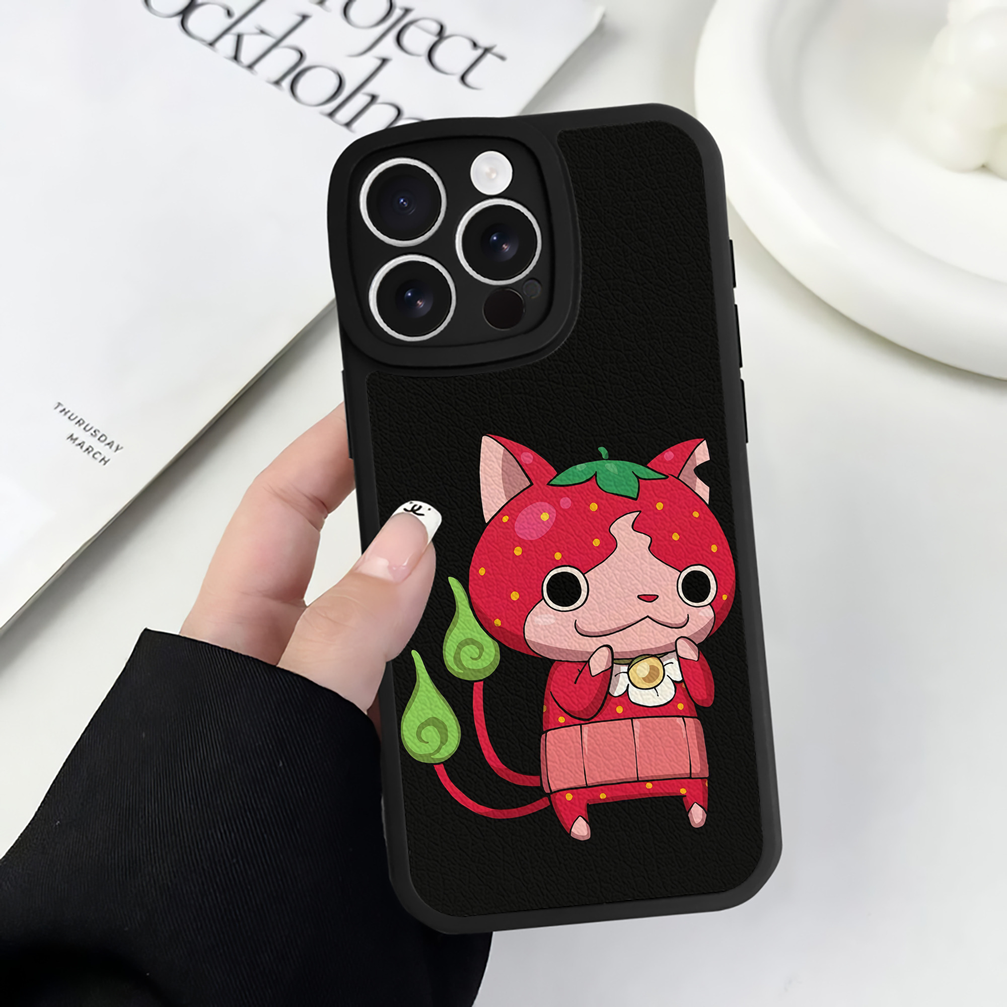 （画像用） 妖怪ウォッチ Yo-kai Watch 【iPhone 16シリーズ対応】シリコンスマホケース（レザー調） 材質：シリコン
